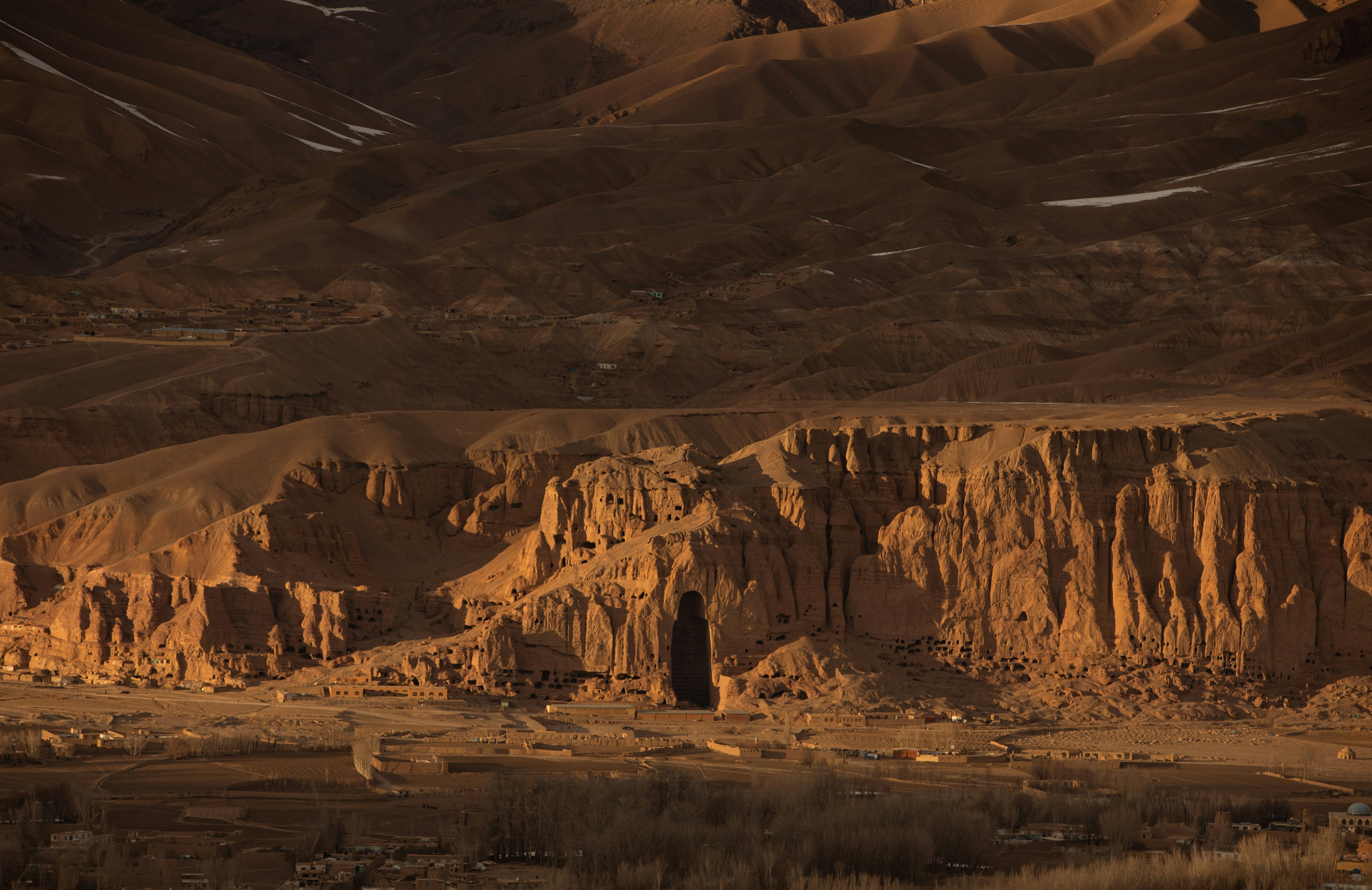 brown rocky mountain during daytime